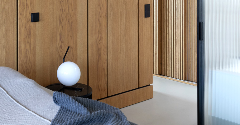 SEVENTIES VIBES – PENTHOUSE
